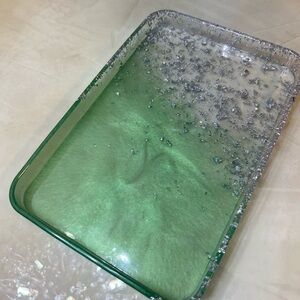 Resin tray